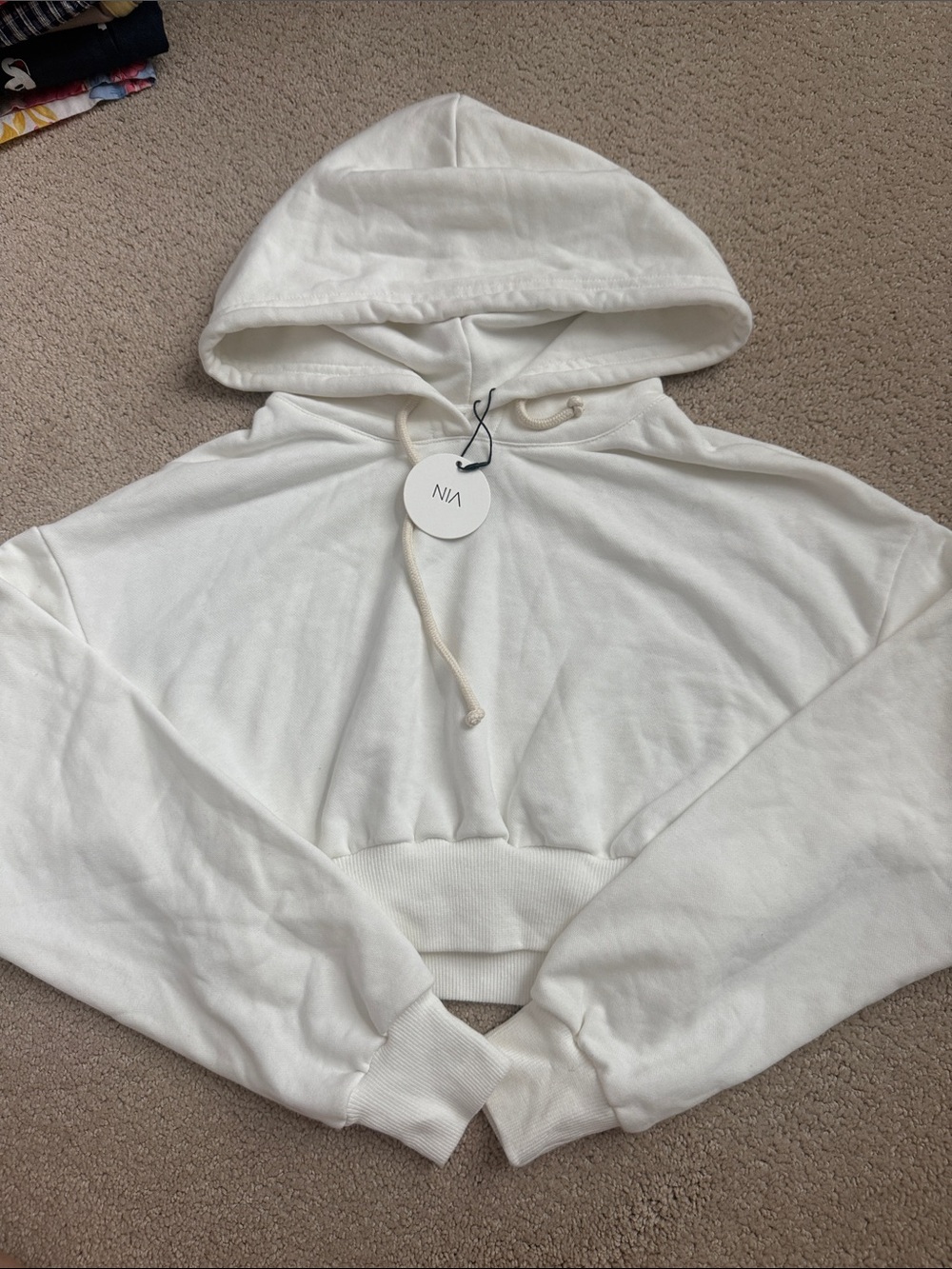 White cropped hoodie pullover